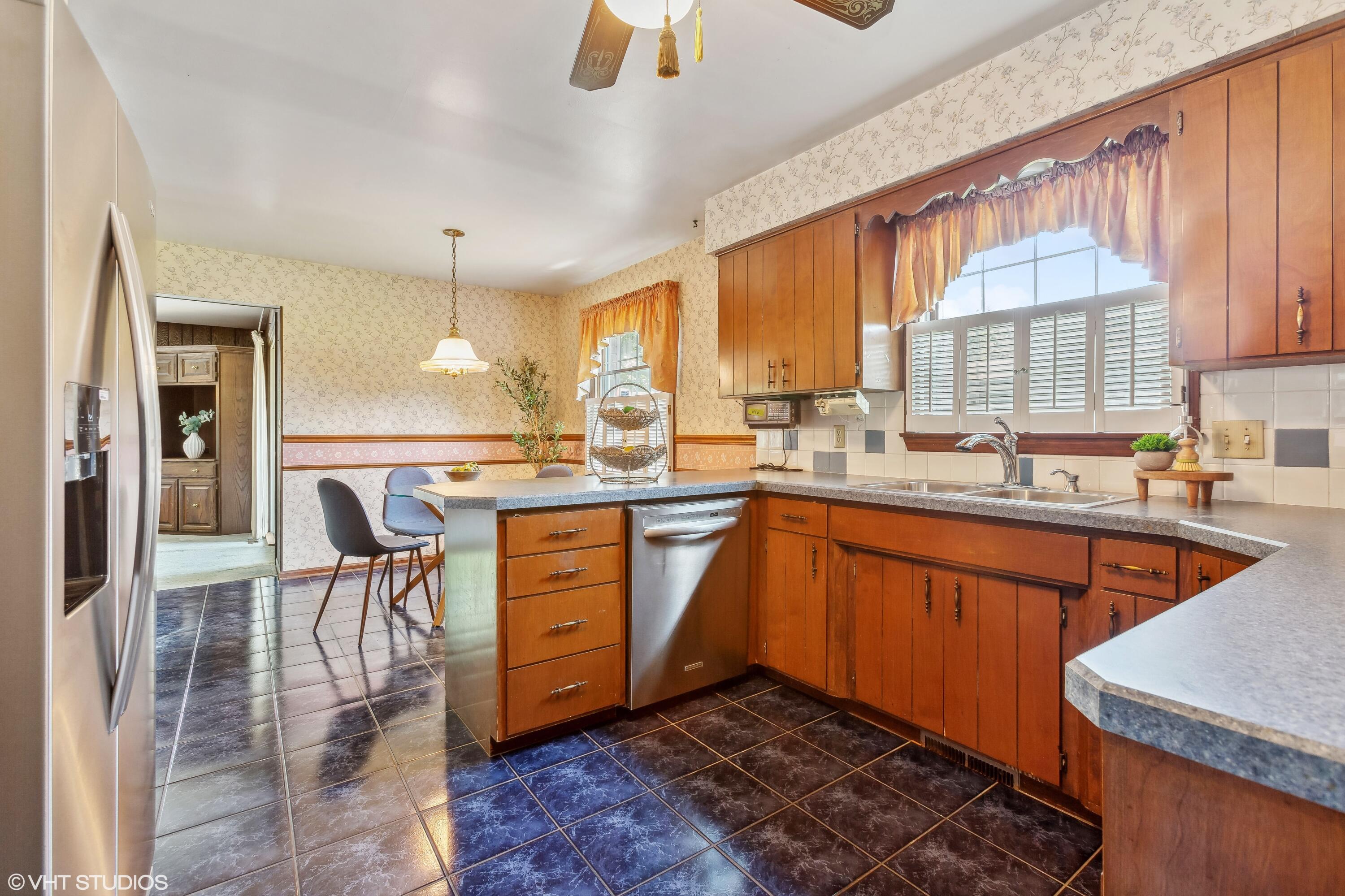 884 Oakridge Road St. Joseph, MI 49085 - Photo 14 of 17 07_884OakridgeDr_2014_HiRes