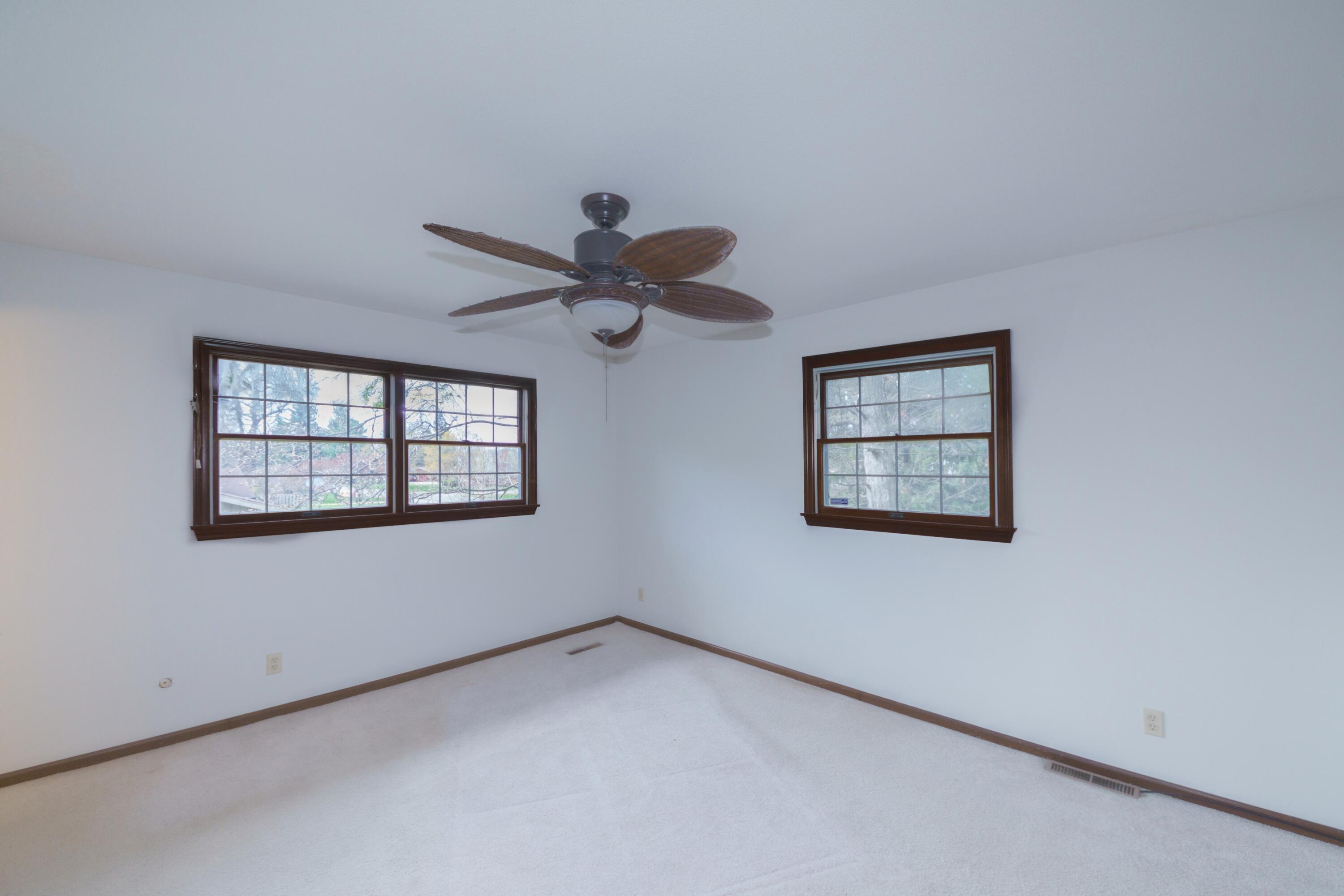 884 Oakridge Road St. Joseph, MI 49085 - Photo 10 of 17 PRIMARY BR