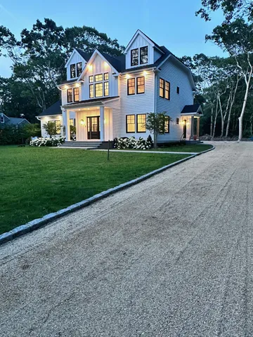 $2,325,000 | 16 Hampton Street, Westhampton Beach, NY 11978