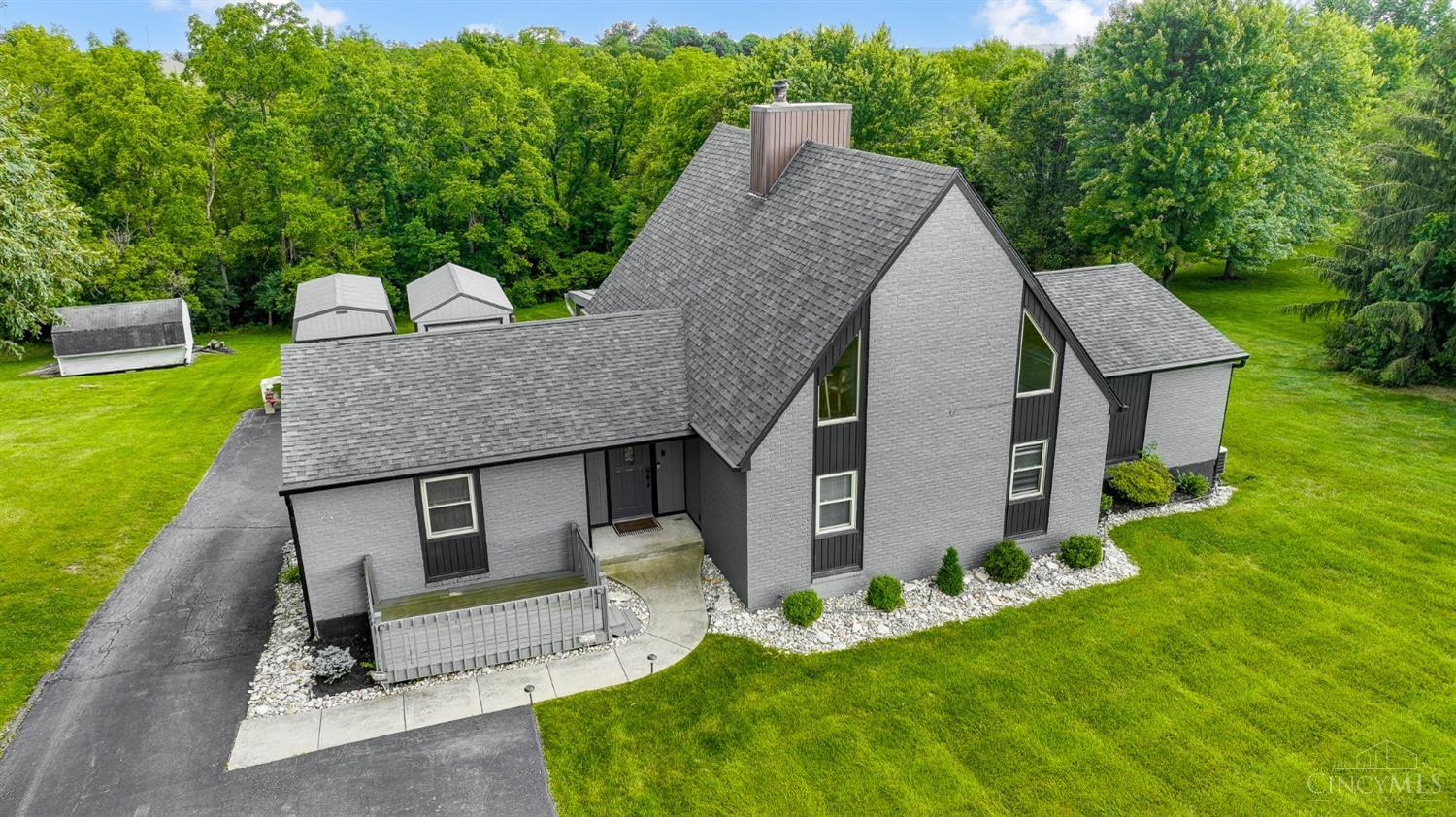 6173 Springdale Road Cincinnati, OH 45247 - Photo 2 of 73
