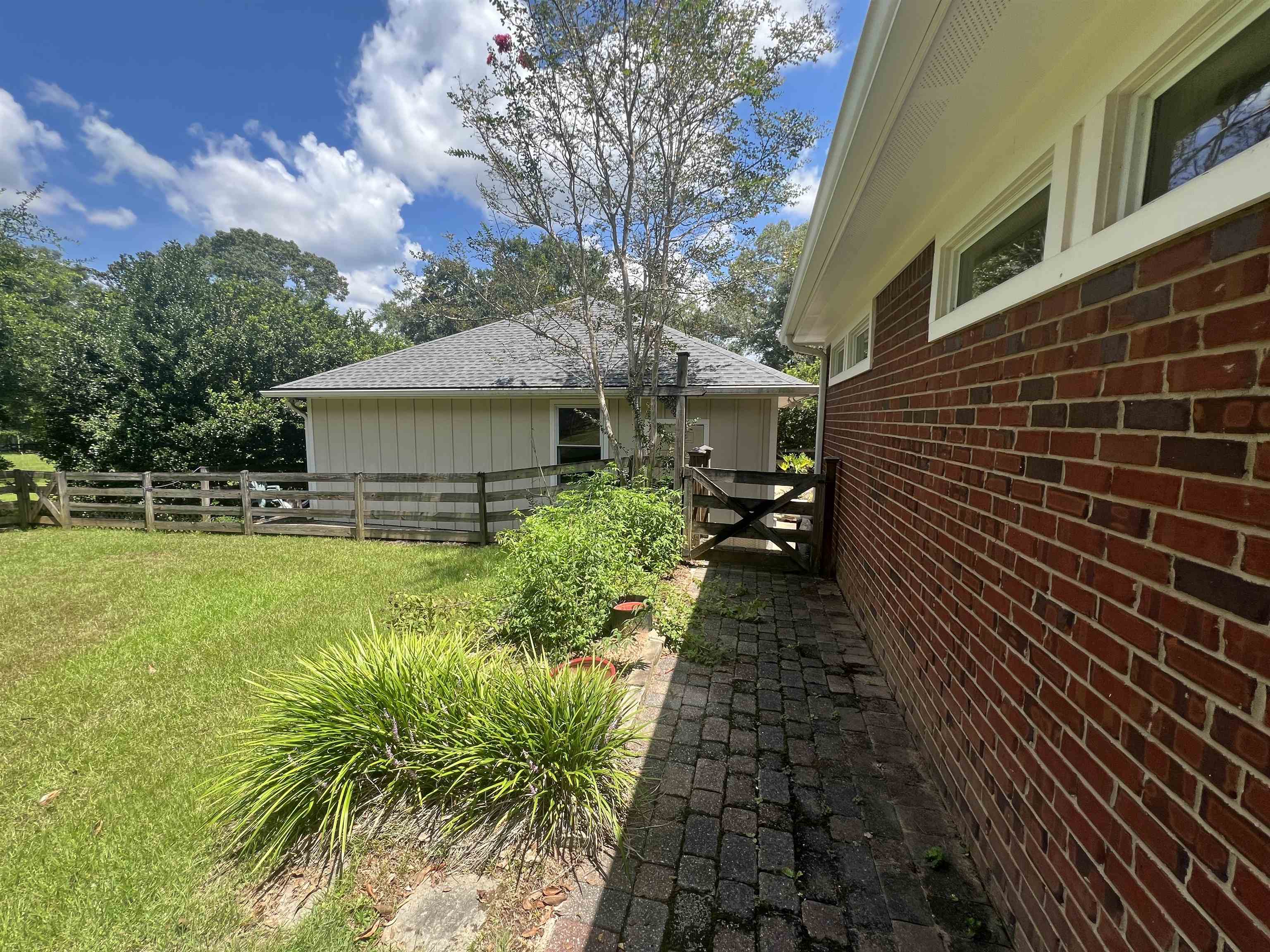 10721 Redfern Road Daphne, AL 36526 - Photo 7 of 7 3 Car Garage
