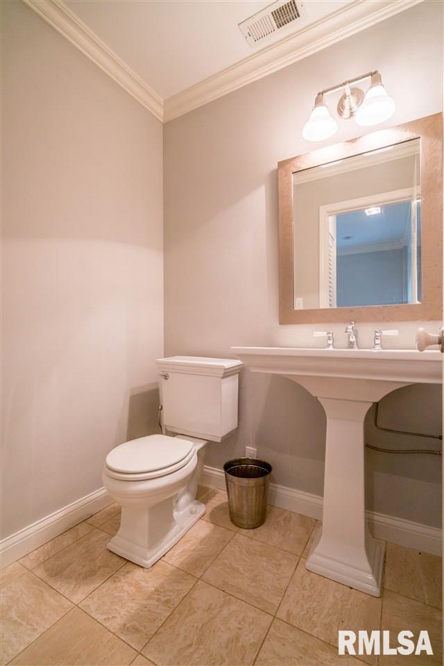364 East High Point Road Peoria, IL 61614 - Photo 10 of 27 Gallery Image 10