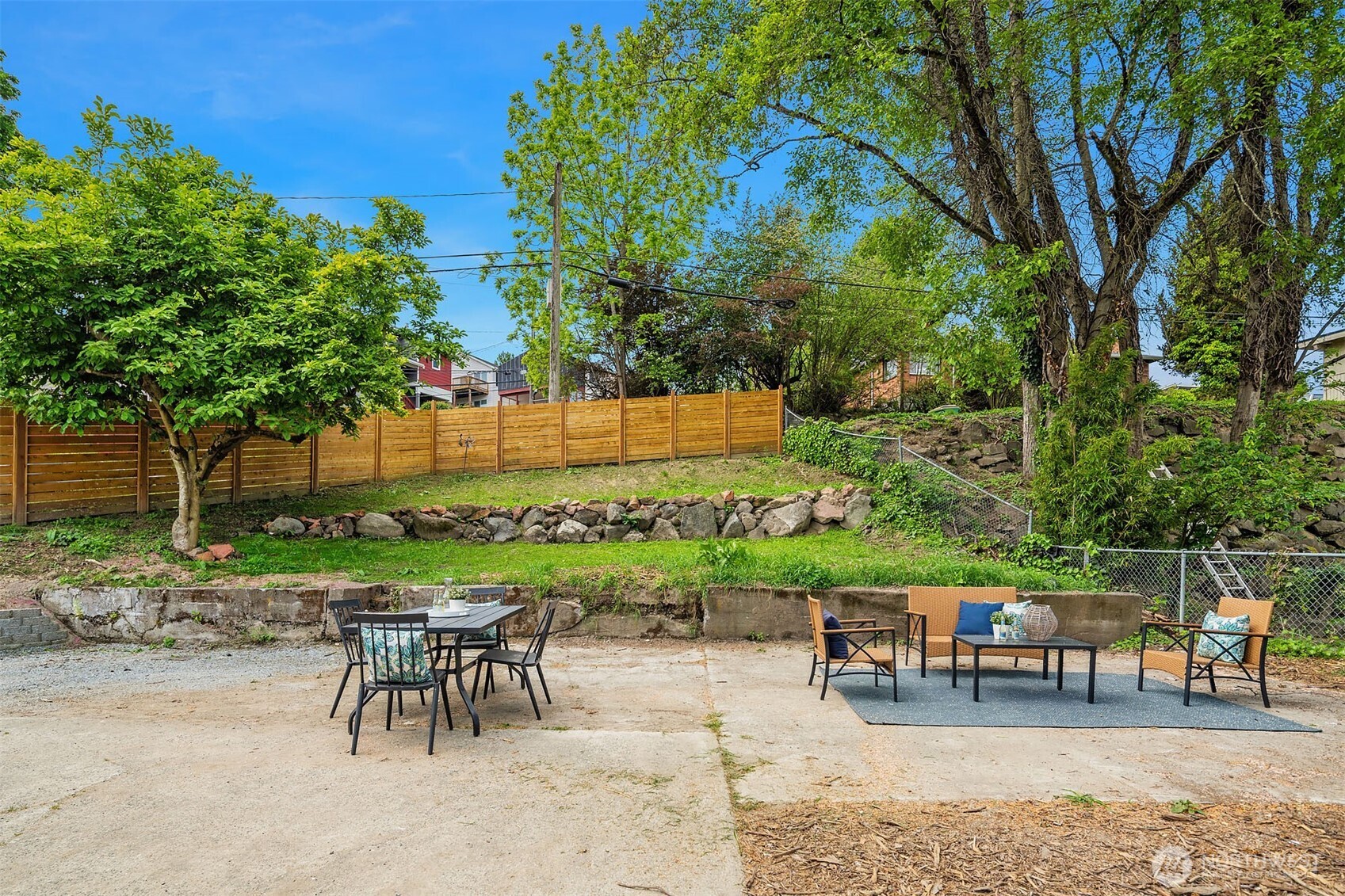 9275 Renton Avenue South Seattle, WA 98118 - Photo 4 of 34