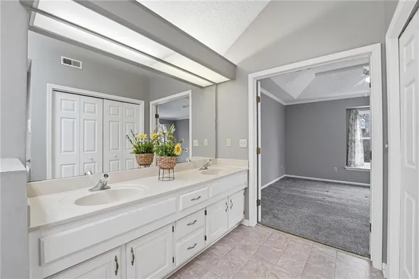 $264,900 | 212 East Hansen Court, Independence, MO 64055