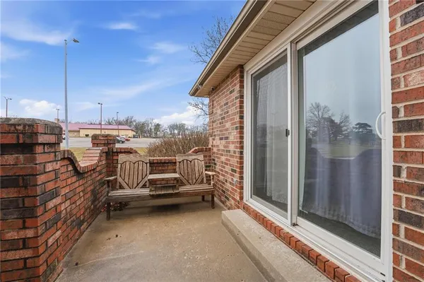 $264,900 | 212 East Hansen Court, Independence, MO 64055