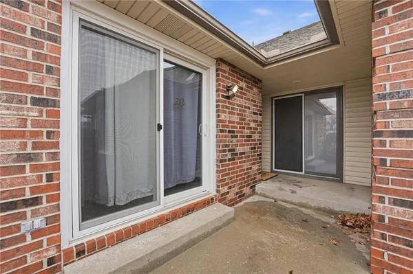 $264,900 | 212 East Hansen Court, Independence, MO 64055