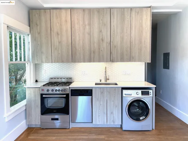 $4,750,000 | 5687 Miles Avenue, Oakland, CA 94618