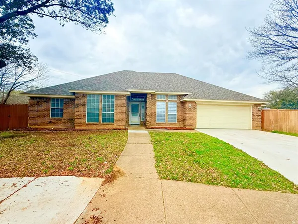 $424,000 | 2201 Greendale Court, Bedford, TX 76022