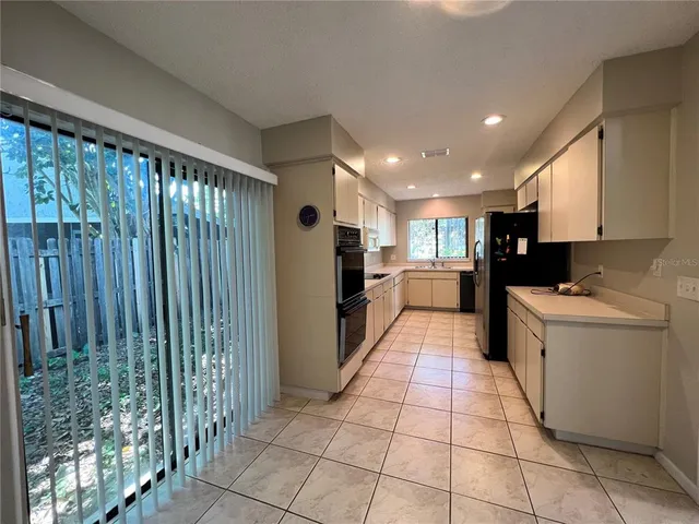 $2,650 | 3207 Tarabrook Drive, Tampa, FL 33618