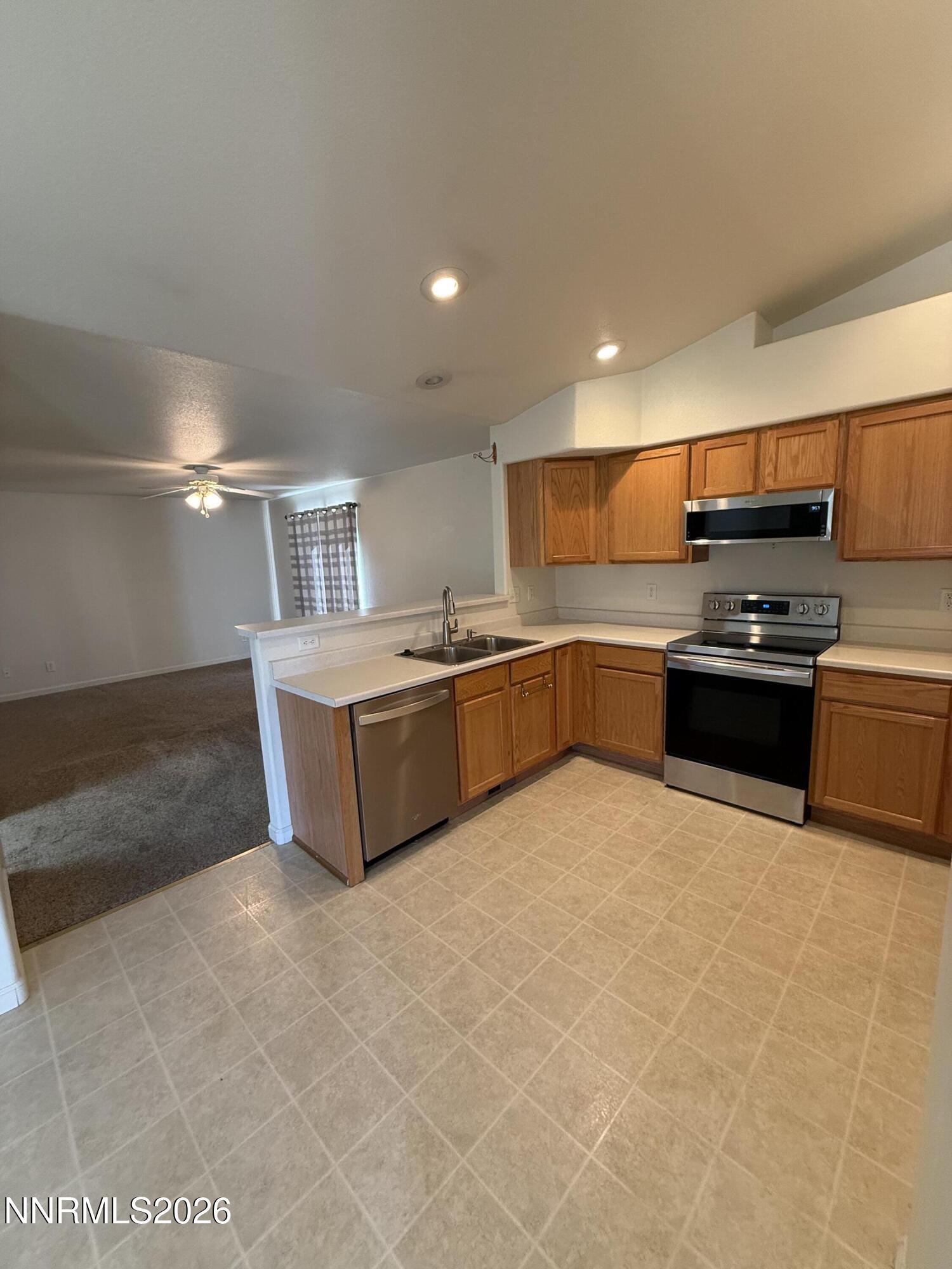 343 Beth Way Fallon, NV 89406 - Photo 5 of 18 IMG_1716