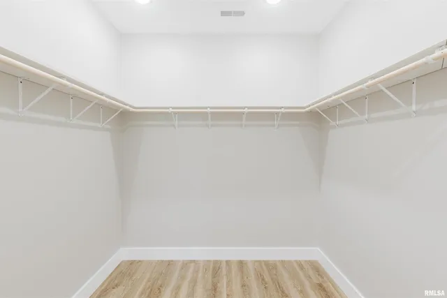 $479,900 | 704 Jonathan Lane, Carterville, IL 62918