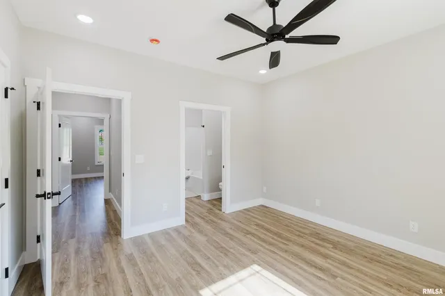 $479,900 | 704 Jonathan Lane, Carterville, IL 62918