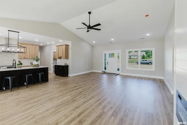 $479,900 | 704 Jonathan Lane, Carterville, IL 62918