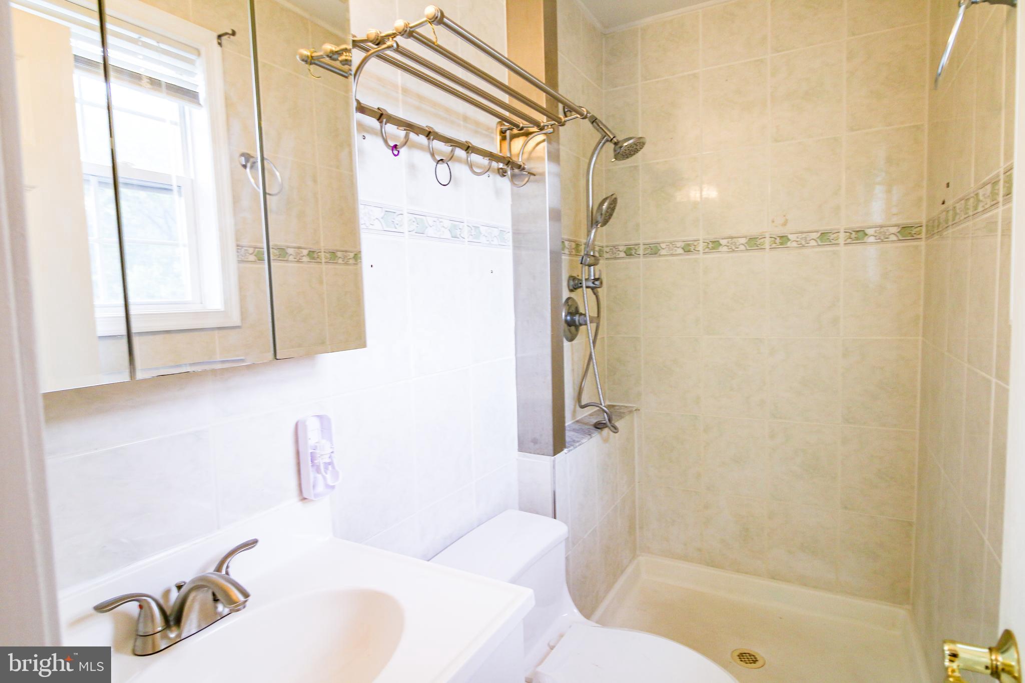 877 Wilson Road Arnold, MD 21012 - Photo 13 of 30 primary bath
