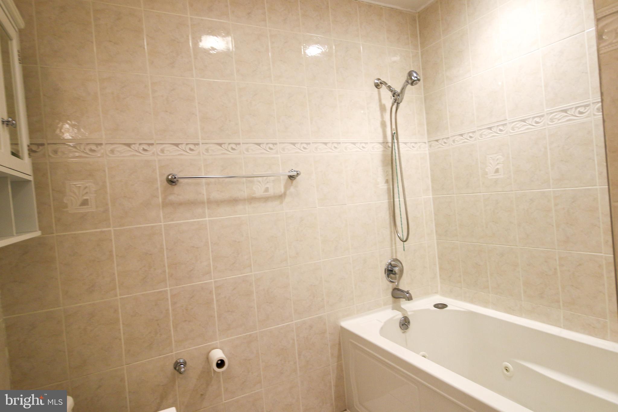 877 Wilson Road Arnold, MD 21012 - Photo 7 of 30 main bathroom