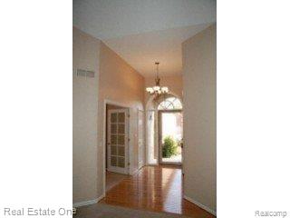 3532 Cascade Circle Rochester, MI 48307 - Photo 2 of 6 FOYER