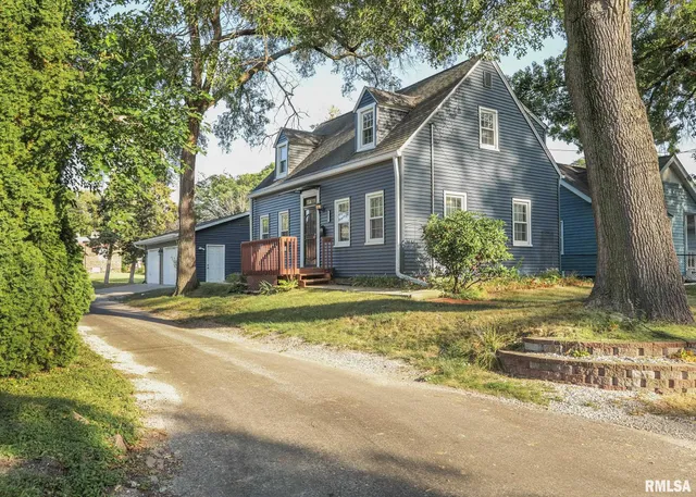 $152,000 | 421 10th Street, Silvis, IL 61282