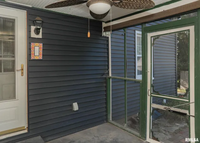 $152,000 | 421 10th Street, Silvis, IL 61282