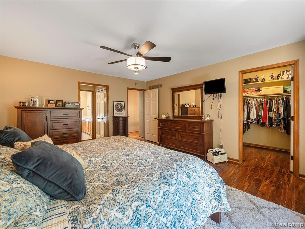 42071 Hunters Ridge Canton, MI 48188 - Photo 26 of 33