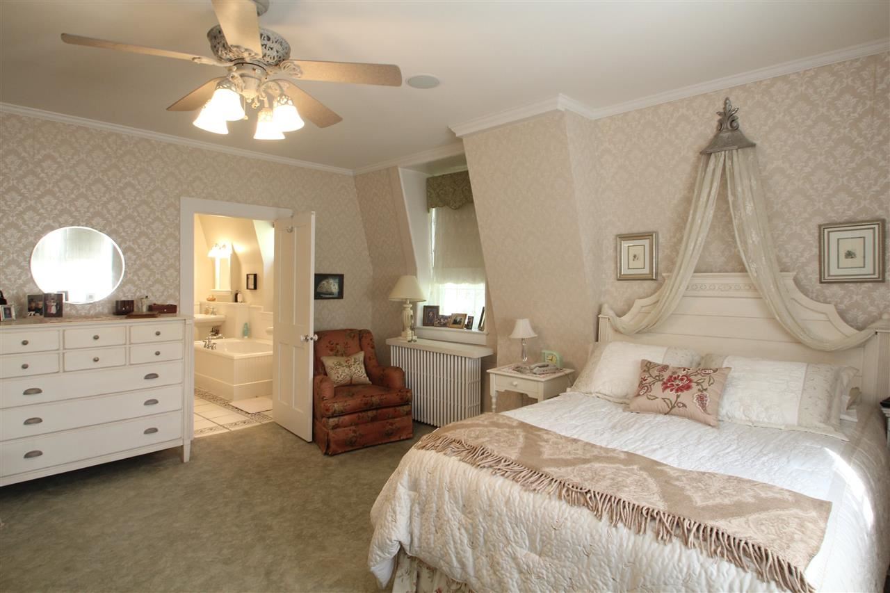 2155 Prairie Du Chien Road Northeast Iowa City, IA 52240 - Photo 11 of 25 Gallery Image 11