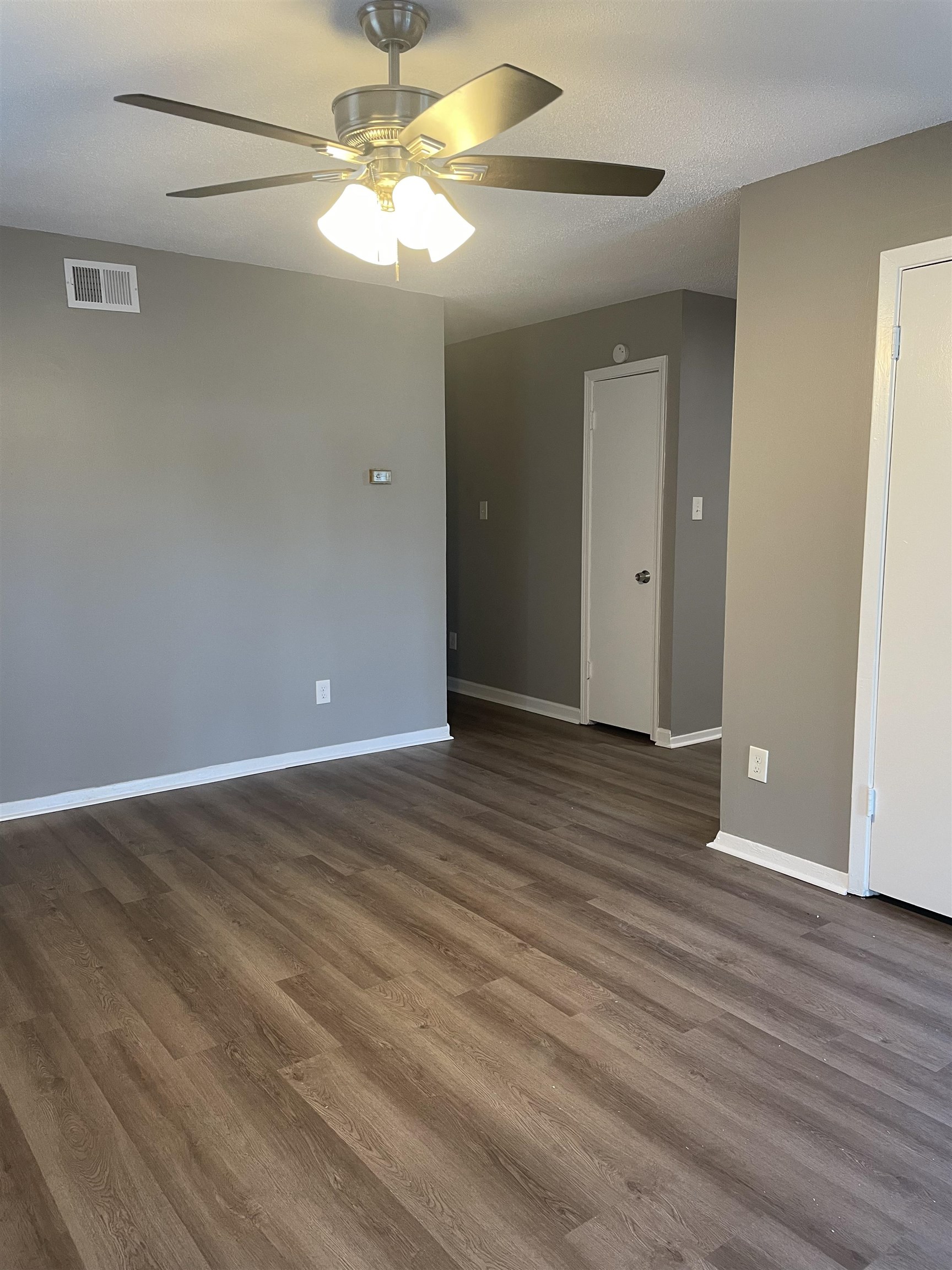 355 Glencoe Road Memphis, TN 38109 - Photo 8 of 10 Gallery Image 8