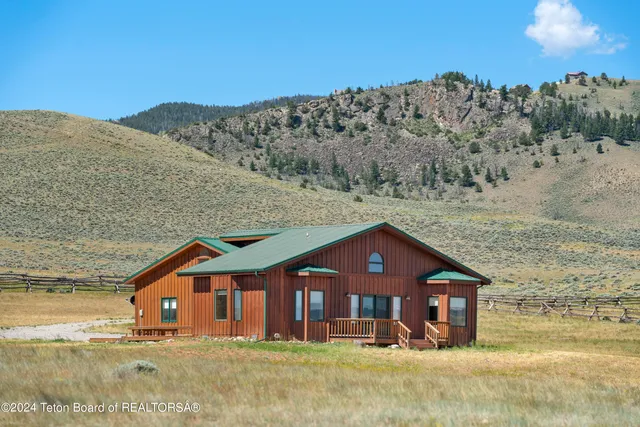 $1,425,000 | 28 Table Top Drive, Dubois, WY 82513