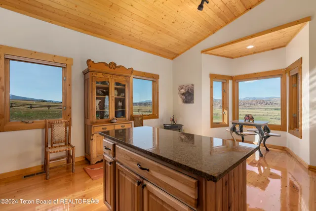 $1,425,000 | 28 Table Top Drive, Dubois, WY 82513