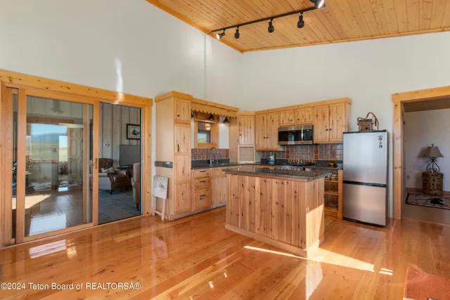 $1,425,000 | 28 Table Top Drive, Dubois, WY 82513
