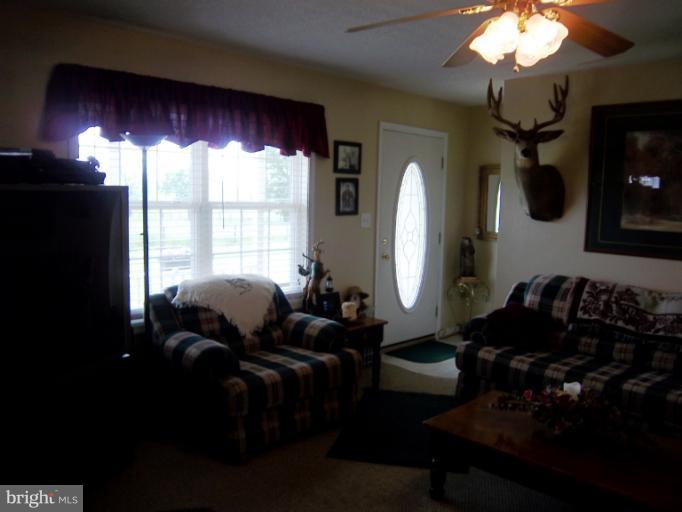 1275 Dominion Road Gerrardstown, WV 25420 - Photo 16 of 30 Living Room