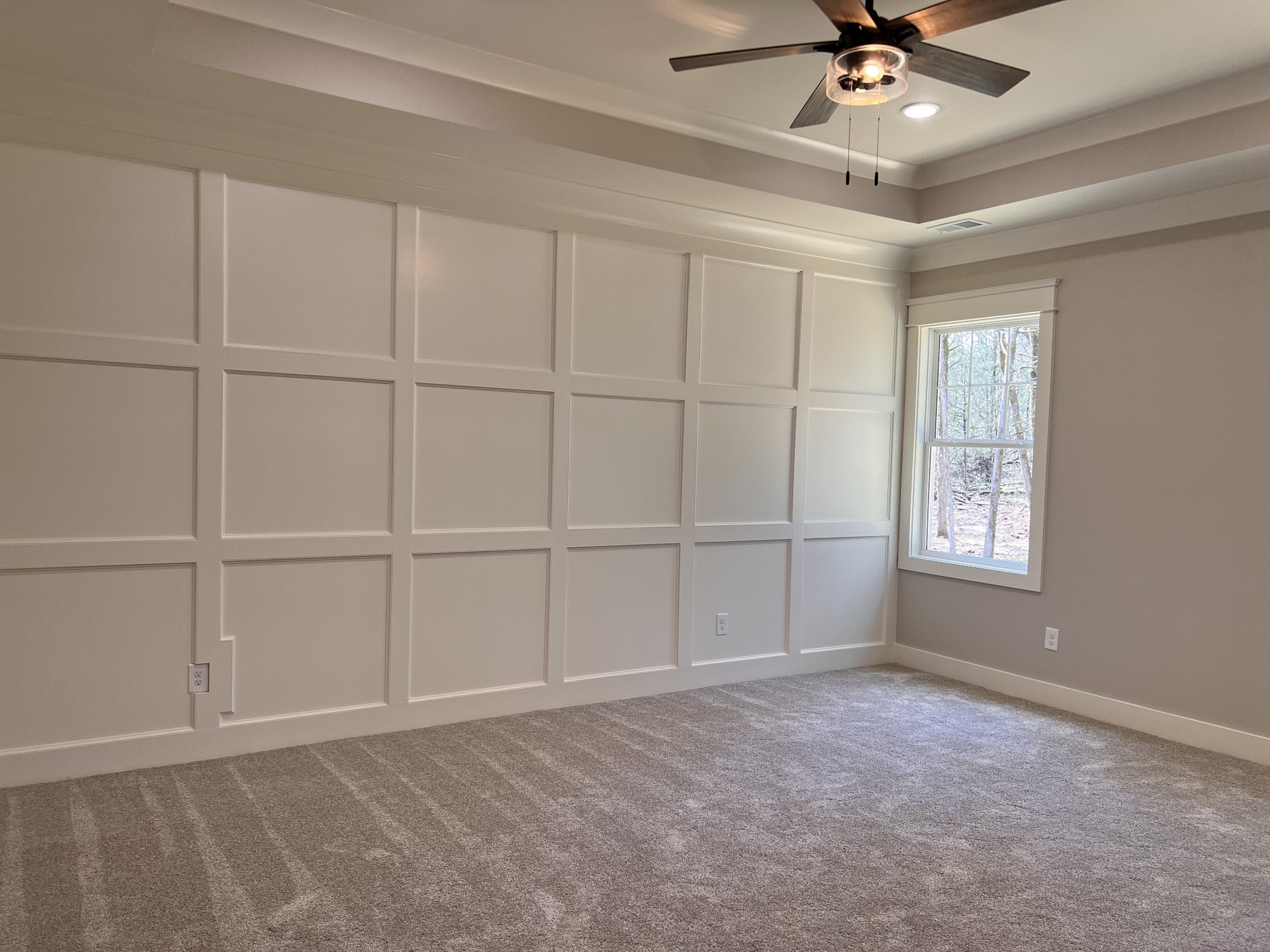 6730 Murfreesboro Road Lebanon, TN 37090 - Photo 6 of 12 a view of an empty room with a window