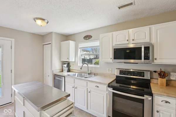 $265,000 | 9361 West Dockside Circle, Pendleton, IN 46064