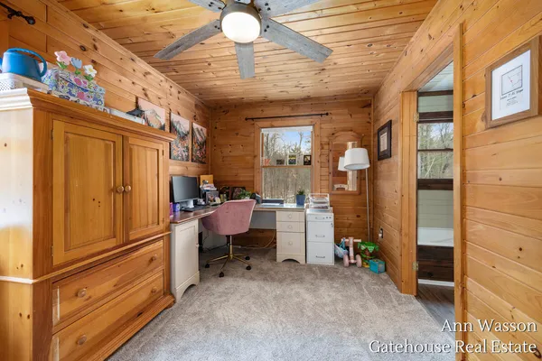 $500,000 | 17160 8 Mile Road, Stanwood, MI 49346