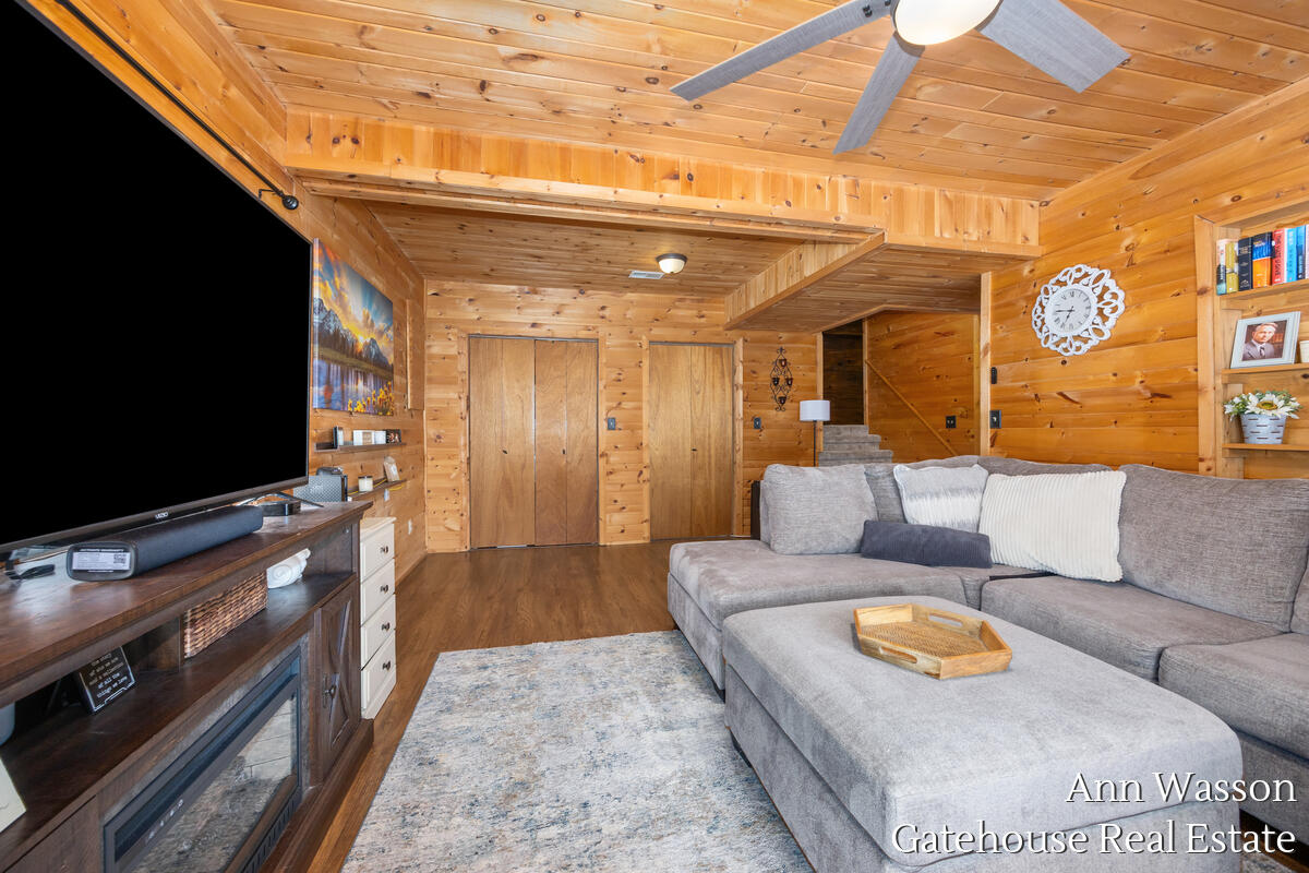 17160 8 Mile Road Stanwood, MI 49346 - Photo 30 of 51 17160-8-Mile_027