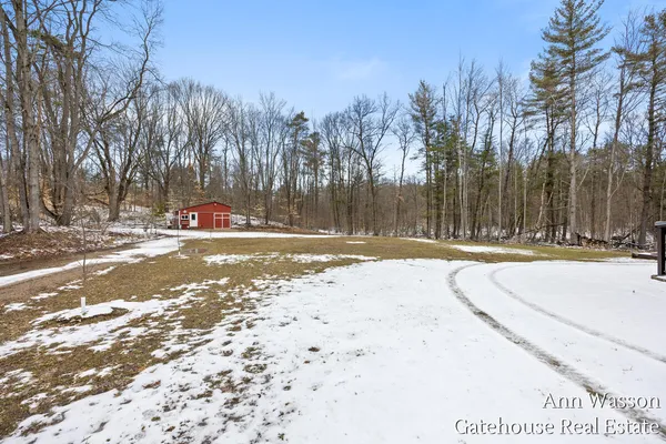 $500,000 | 17160 8 Mile Road, Stanwood, MI 49346