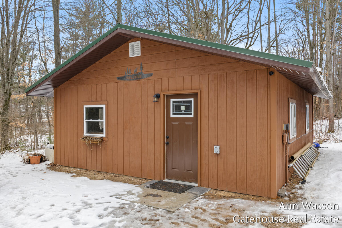 17160 8 Mile Road Stanwood, MI 49346 - Photo 42 of 51 17160-8-Mile_036