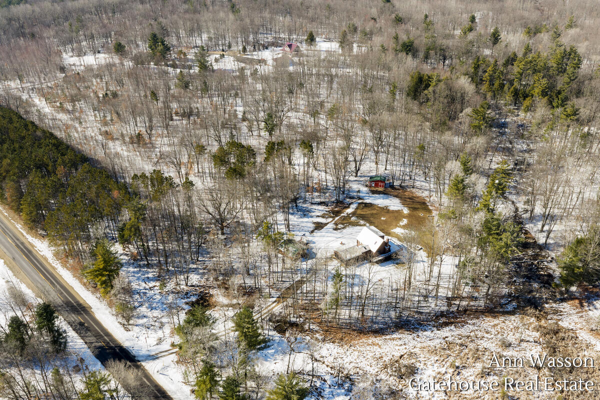 17160 8 Mile Road Stanwood, MI 49346 - Photo 47 of 51 17160-8-Mile_205