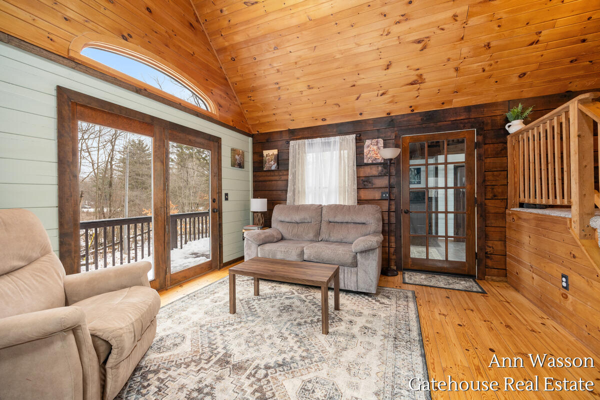 17160 8 Mile Road Stanwood, MI 49346 - Photo 7 of 51 17160-8-Mile_004