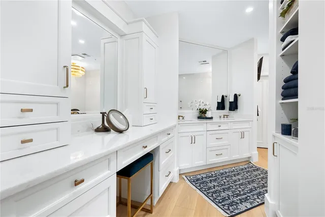 $2,395,000 | 340 Gulf Of Mexico Drive, Unit 115, Longboat Key, FL 34228