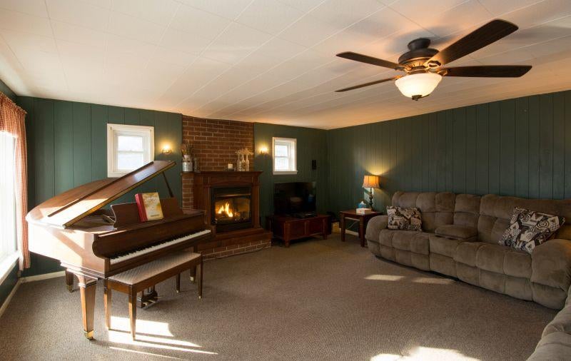 289 Rockcliff Road Rupert, WV 25984 - Photo 22 of 46 Gallery Image 22