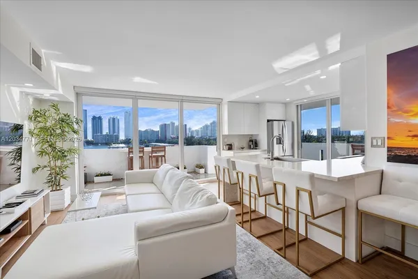 $3,950 | 3703 Northeast 166th Street, Unit 701, North Miami Beach, FL 33160