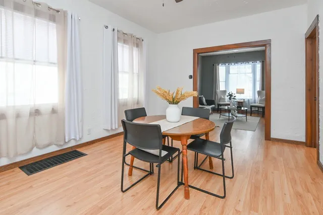 $205,900 | 1129 South Chestnut Avenue, Green Bay, WI 54304