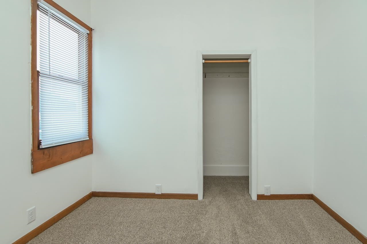 1129 South Chestnut Avenue Green Bay, WI 54304 - Photo 26 of 43