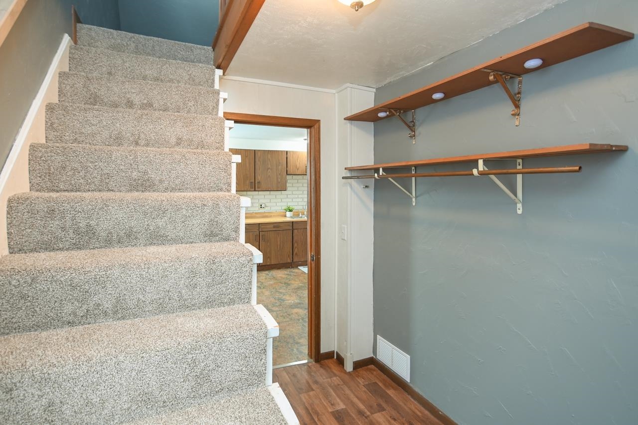 1129 South Chestnut Avenue Green Bay, WI 54304 - Photo 28 of 43