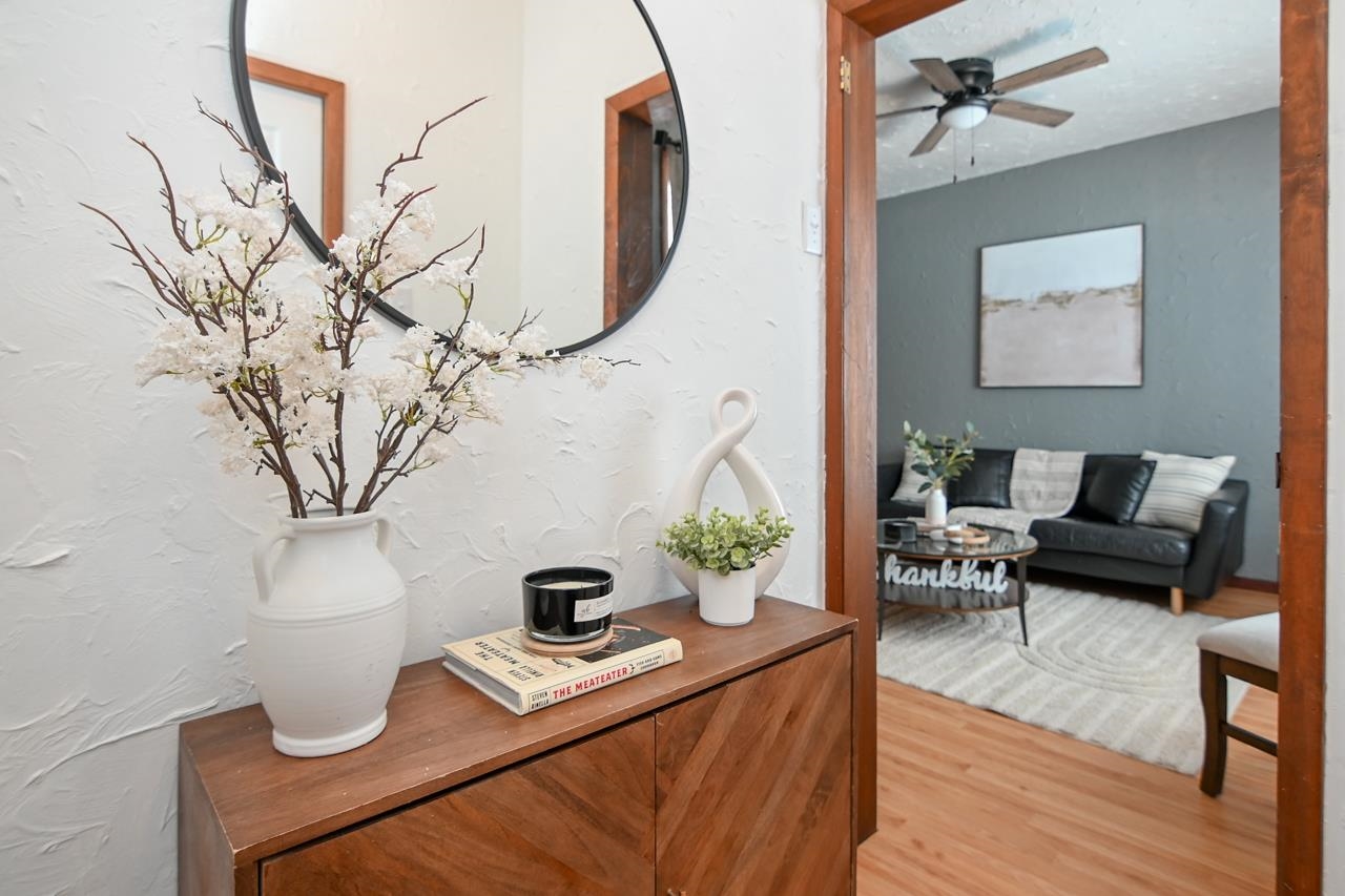 1129 South Chestnut Avenue Green Bay, WI 54304 - Photo 3 of 43