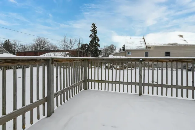 $205,900 | 1129 South Chestnut Avenue, Green Bay, WI 54304