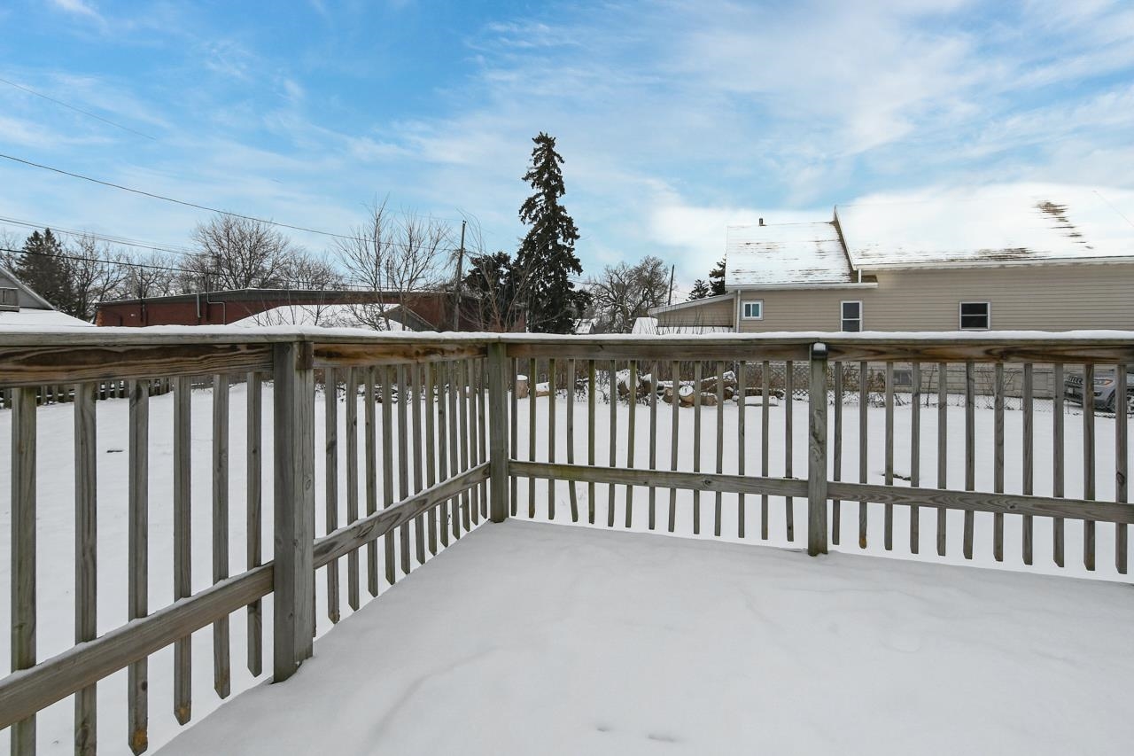 1129 South Chestnut Avenue Green Bay, WI 54304 - Photo 35 of 43