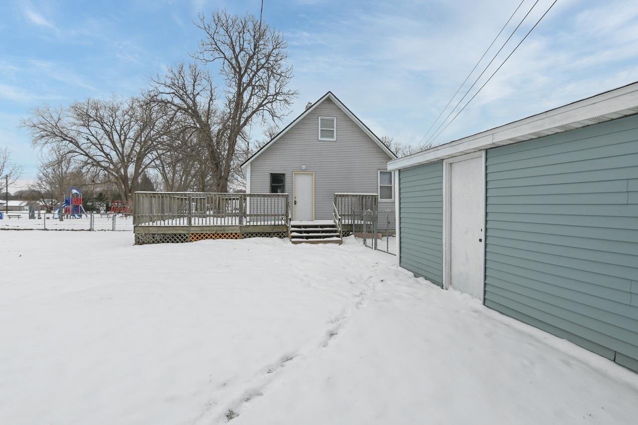 1129 South Chestnut Avenue Green Bay, WI 54304 - Photo 40 of 43