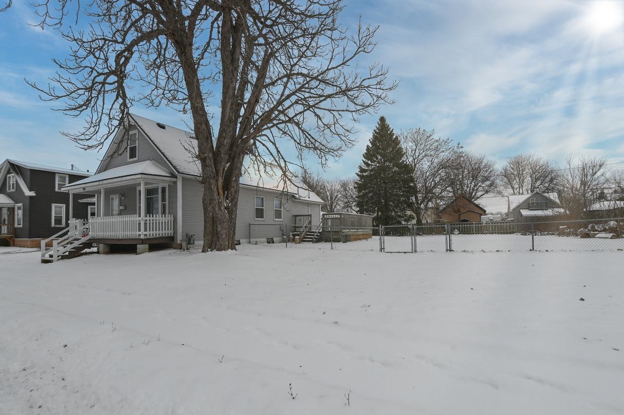 1129 South Chestnut Avenue Green Bay, WI 54304 - Photo 42 of 43