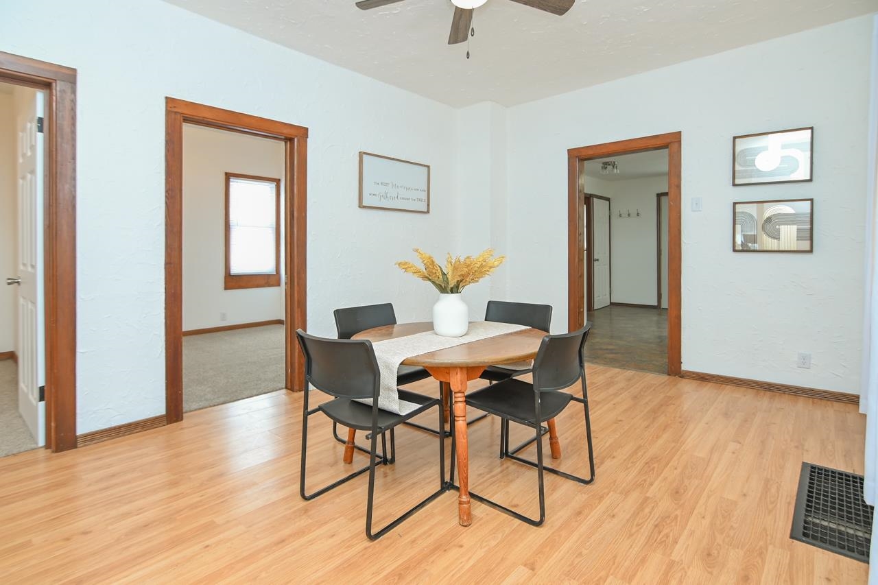 1129 South Chestnut Avenue Green Bay, WI 54304 - Photo 10 of 43