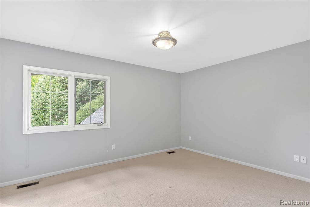 1691 Spring Creek Drive Rochester Hills, MI 48306 - Photo 38 of 78